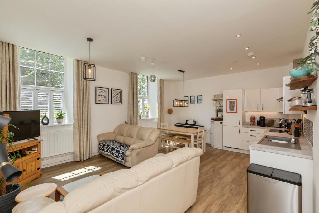 Captains Garden, Bristol, BS16 photo 3