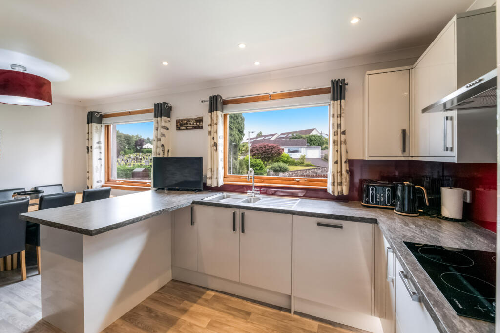 House in Perth - View 5