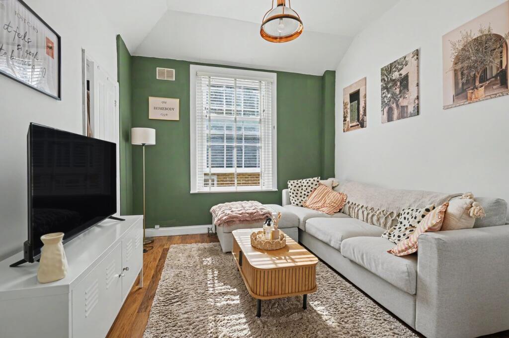 Apartment in Chelmsford - View 4