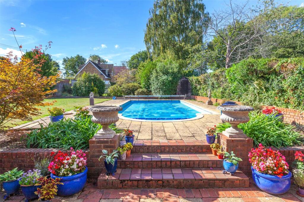 House in Slough, Great Marlow - View 3