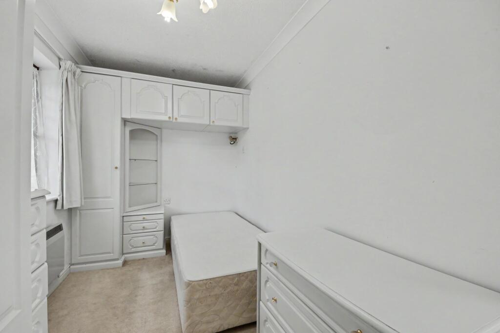 Apartment in Winchester, Northbrook, Bishop's Waltham - More
