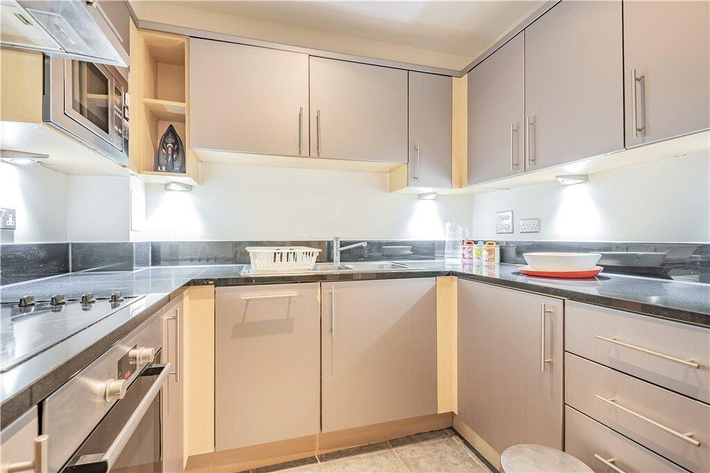 Apartment in London - View 5