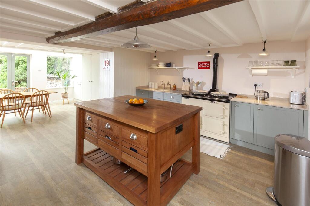 House in Wiltshire, East Knoyle - View 3