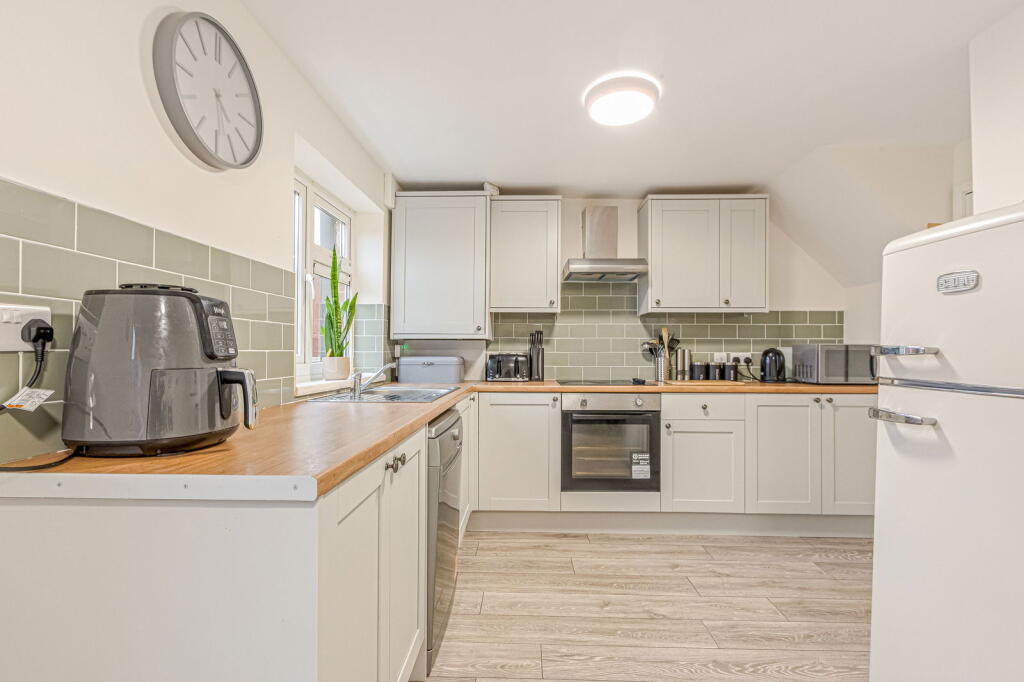 Field Way, Newhall, Swadlincote, DE11 0RR photo 2