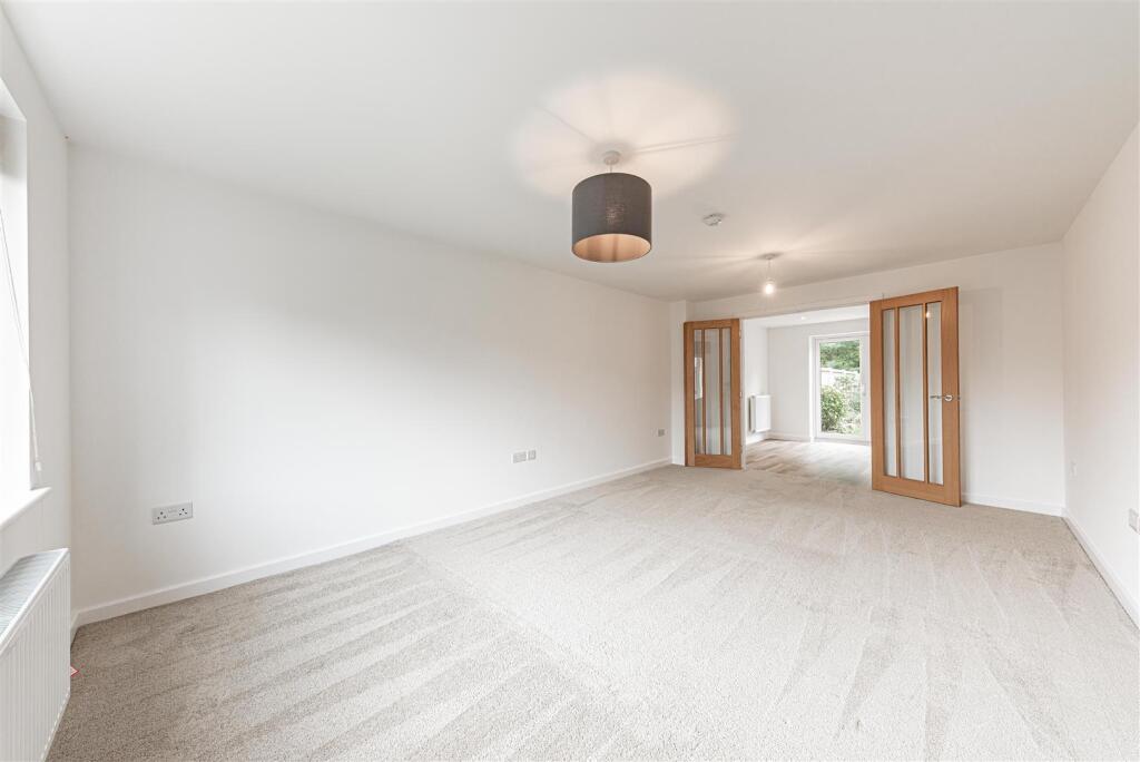 House in Thanet, Manston - More