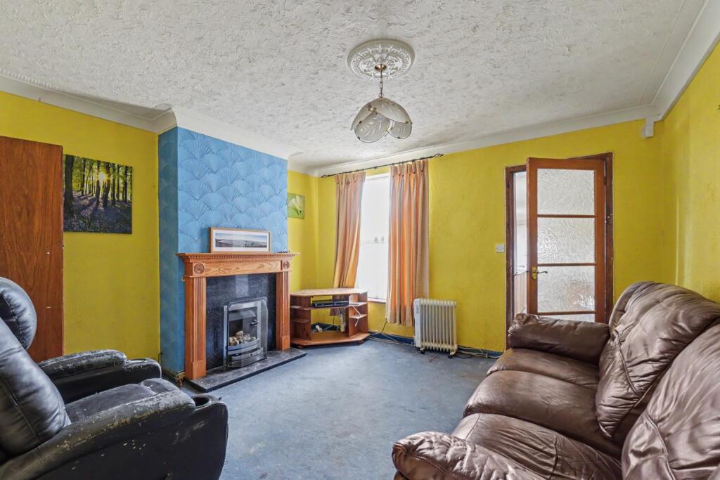 House in Swale, Grove Park, Milton Regis - View 4