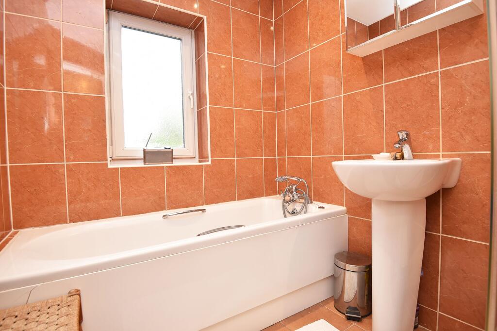 Forest Lane, Harrogate, HG2 - More
