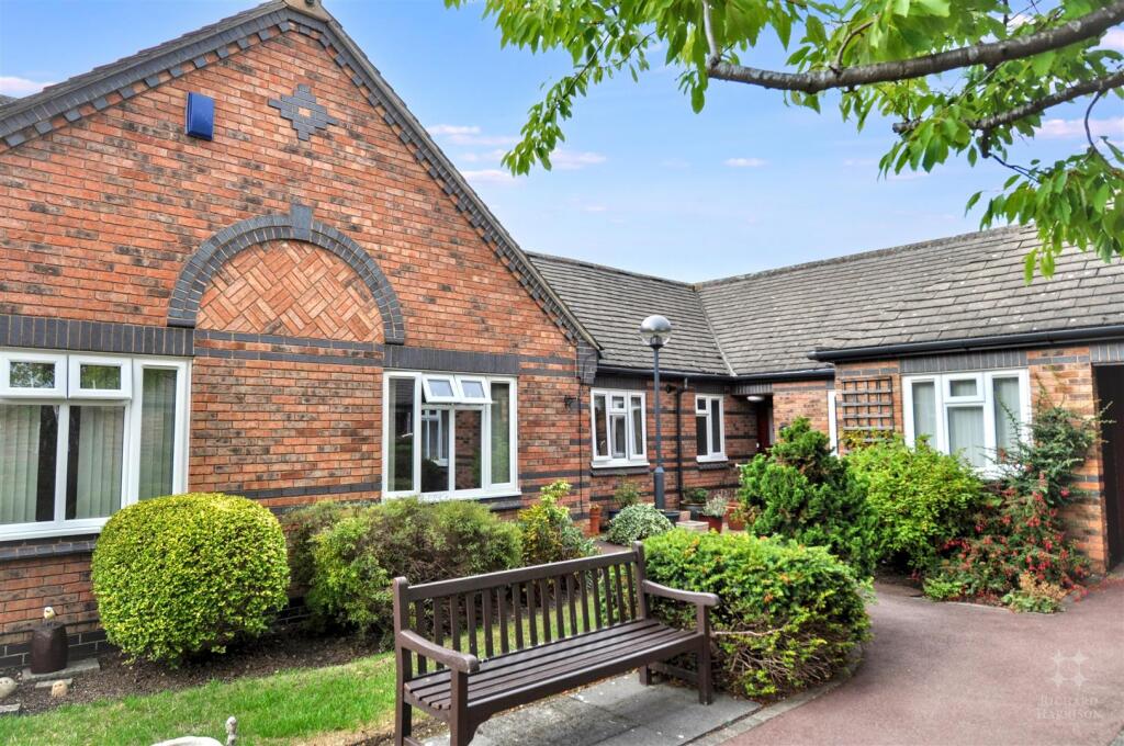 House in Leicester - More