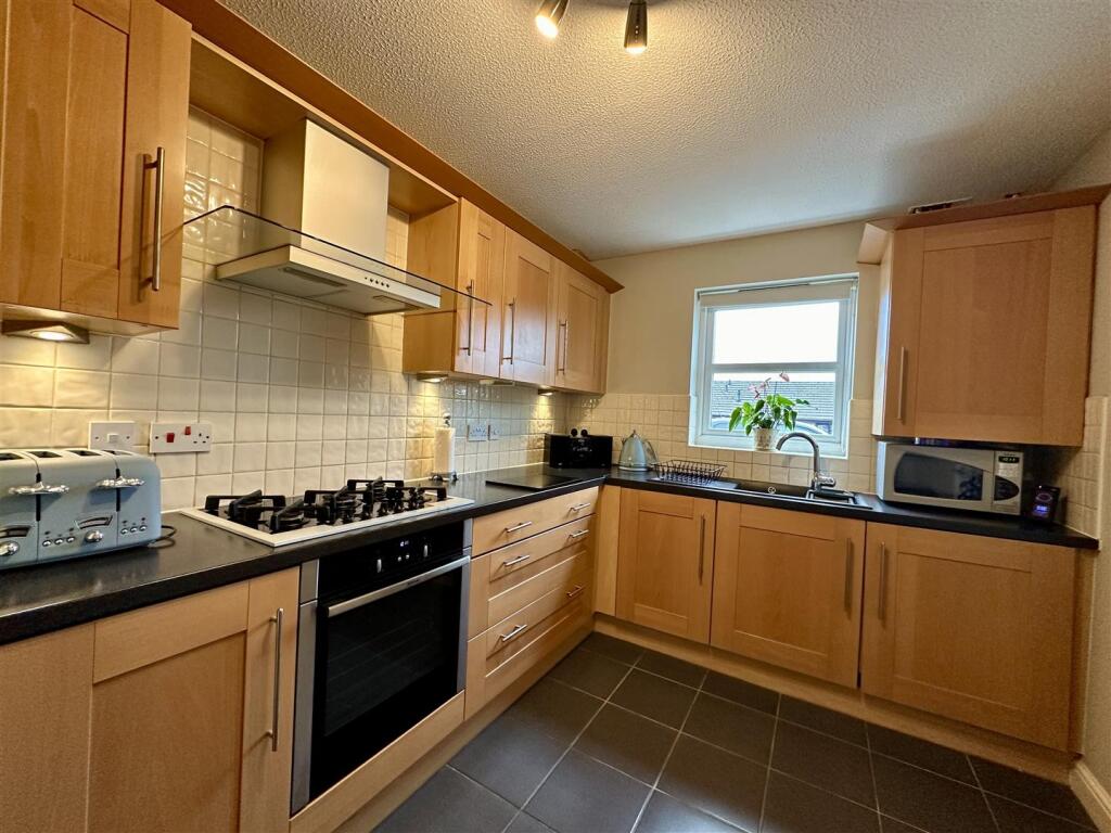 Station Road, Chinley, High Peak photo 3