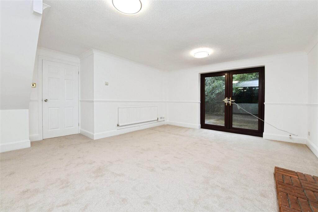 Blackthorn Way, Warley, Brentwood, Essex, CM14 photo 4