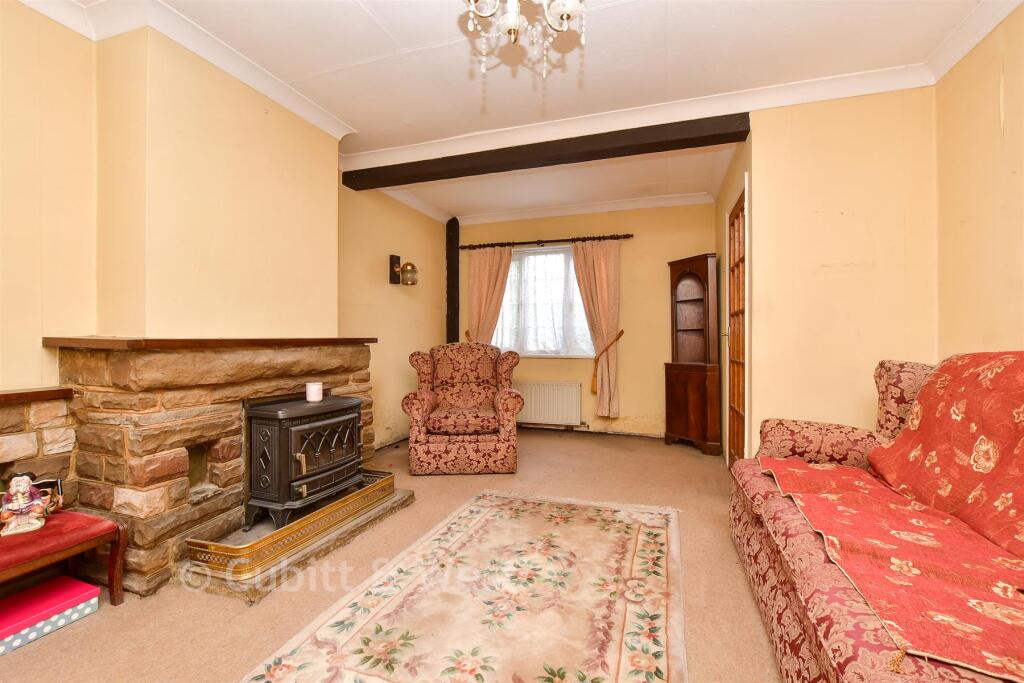 Gaveston Road, Leatherhead, Surrey photo 4