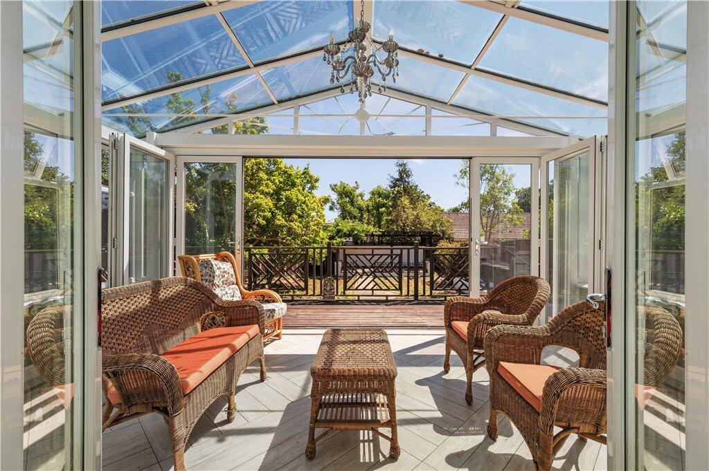 House in Kingston upon Thames - More