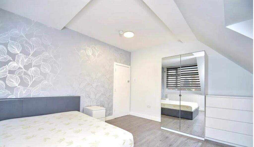 Apartment in Harrow - View 5