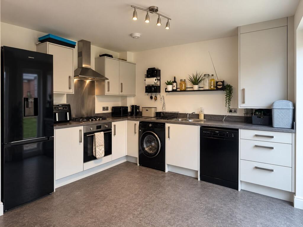House in Crewe, Cheshire East - View 2
