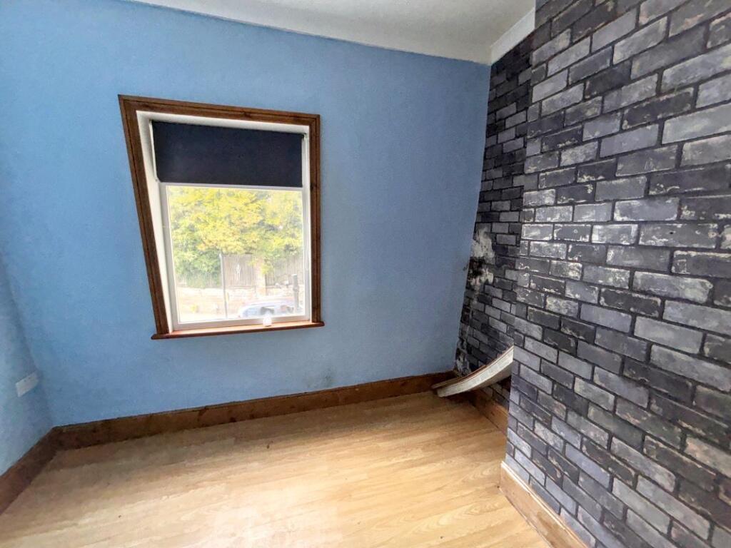 House in Sandown, Brading - More