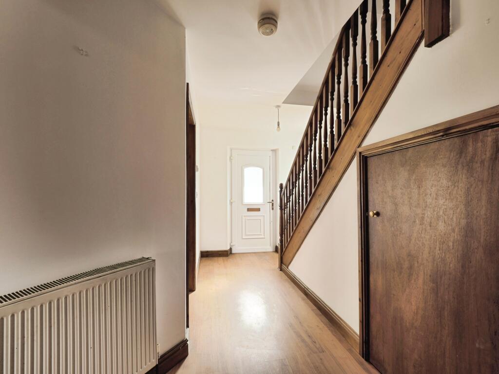 House in Doncaster, North Lincolnshire - More