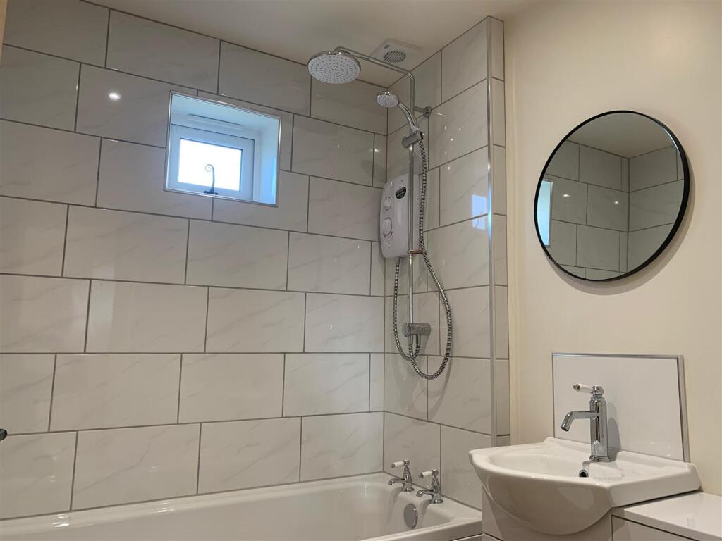 Additional image 17 of Warren Fold, Hurst Green