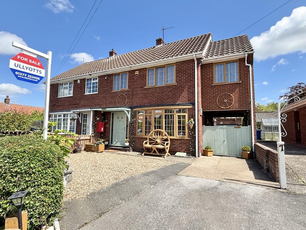 Main image of property: Cross Lane, North Frodingham