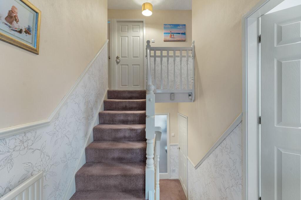 36, Horseshoe Lane, Bromley Cross, Bolton, BL7 9RR photo 3