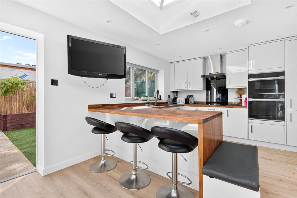 House in Winkfield, Bracknell Forest - View 4