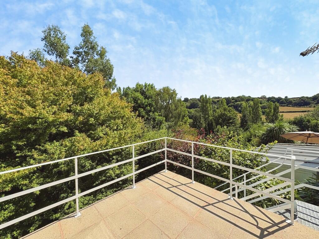 House in Yeovil, Somerset - View 5