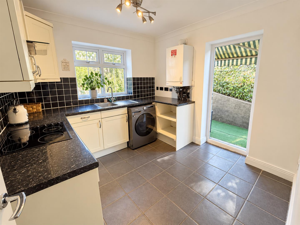 Apartment in London, Chingford - View 4