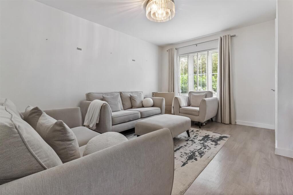 House in Worthing, West Sussex - View 4