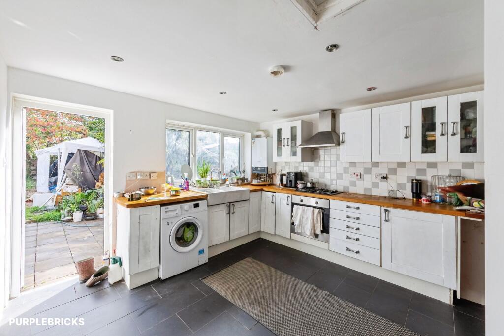 House in London - View 2