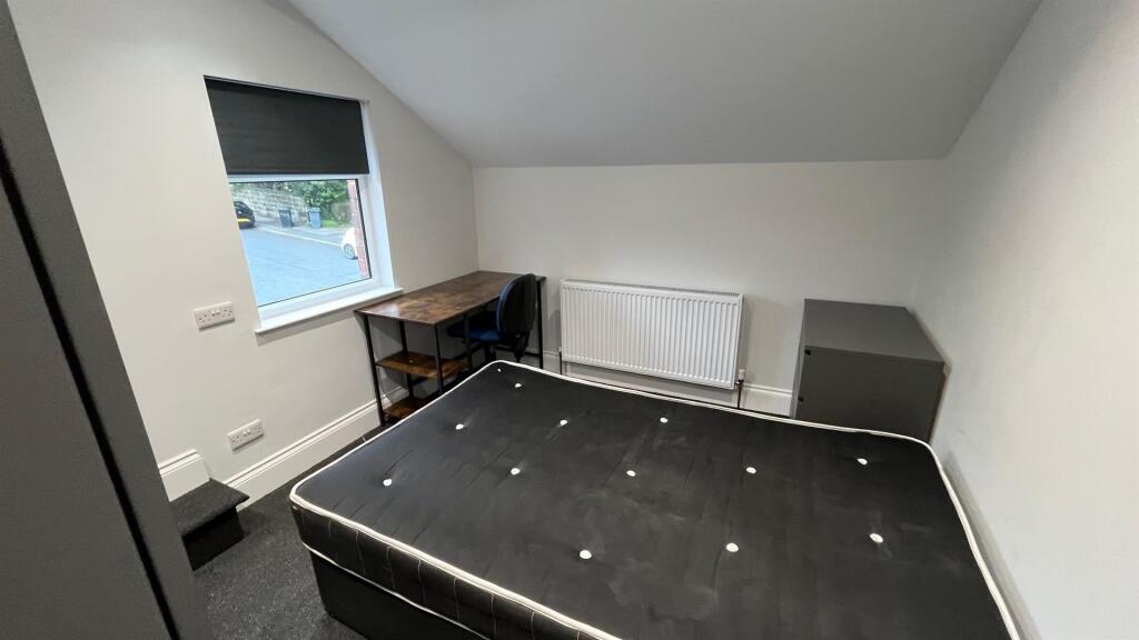 6 bedroom house for rent