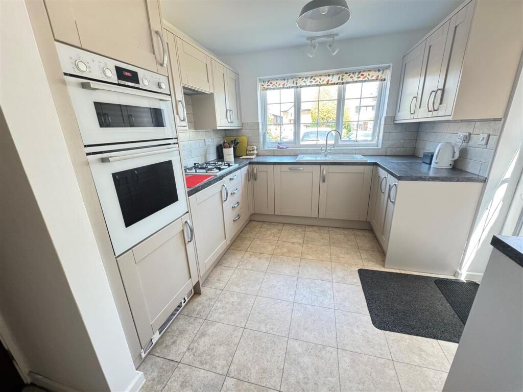Great Wheatley Road, Rayleigh photo 4