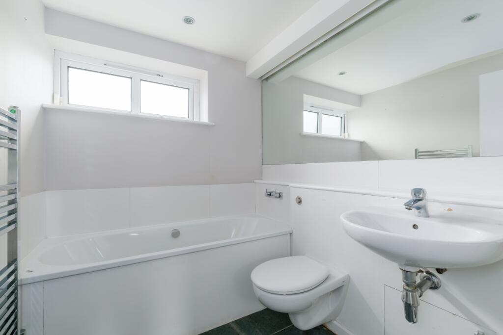 3 bedroom maisonette for rent
