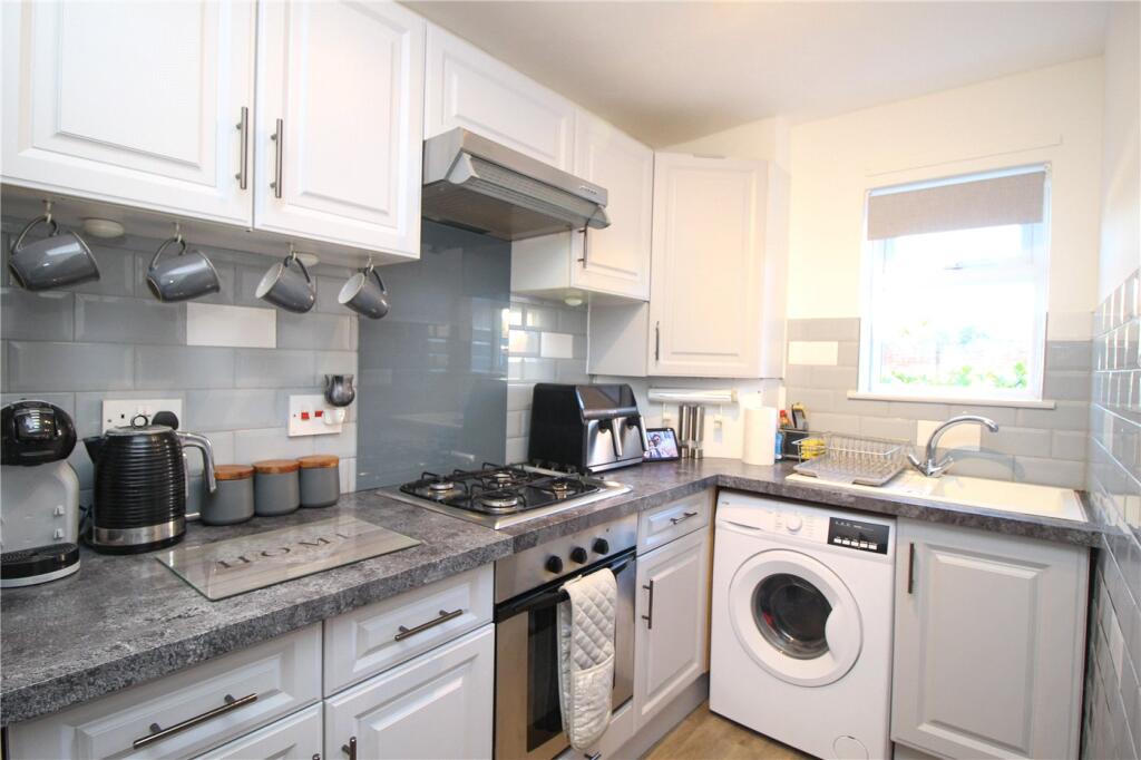 Suffolk Avenue, Leigh-On-Sea, Southend-On-Sea, SS9 photo 4