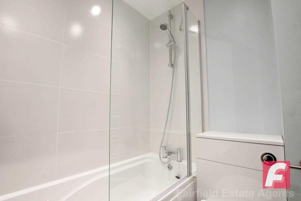 Apartment in Watford - View 4