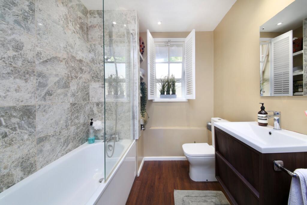 Apartment in London - View 5