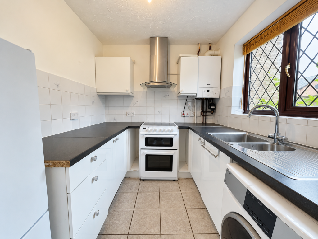 House in Eastleigh, Hedge End - View 4
