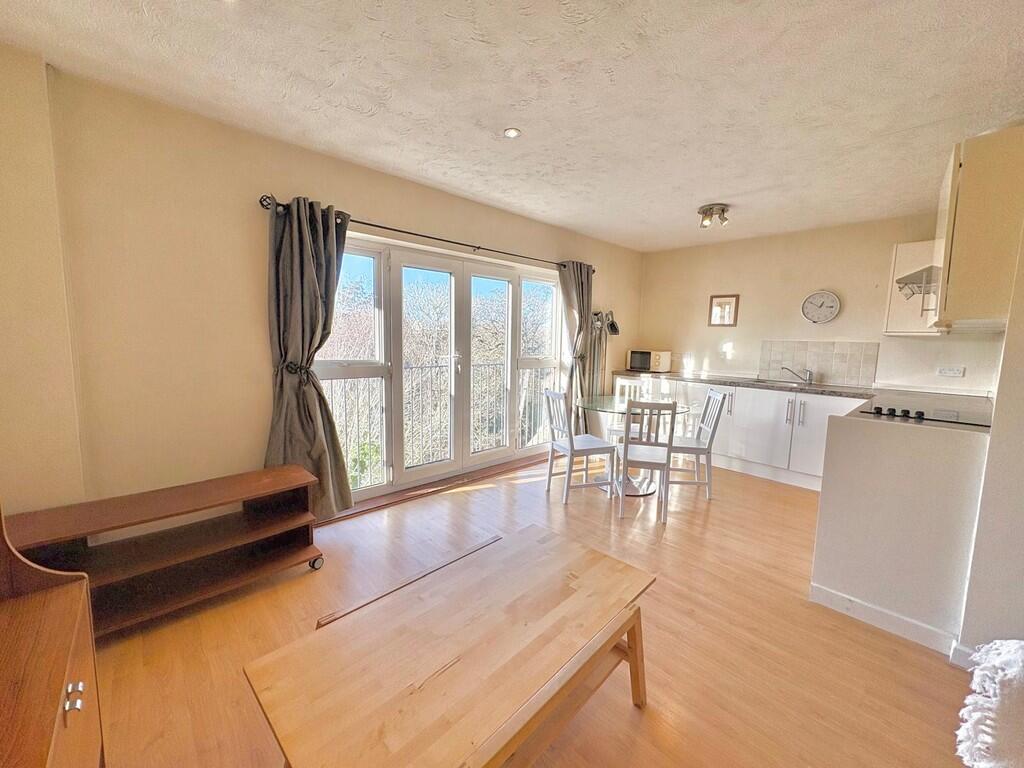 Apartment in Southampton - View 5