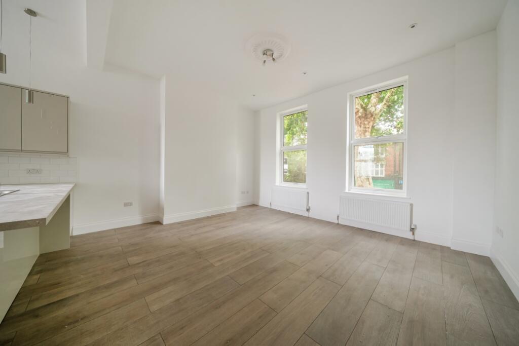 Apartment in London - View 5