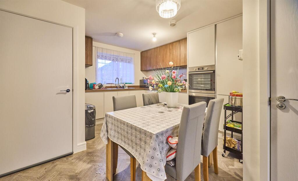 Notleyfield Close, Earl Shilton, Leicester photo 2