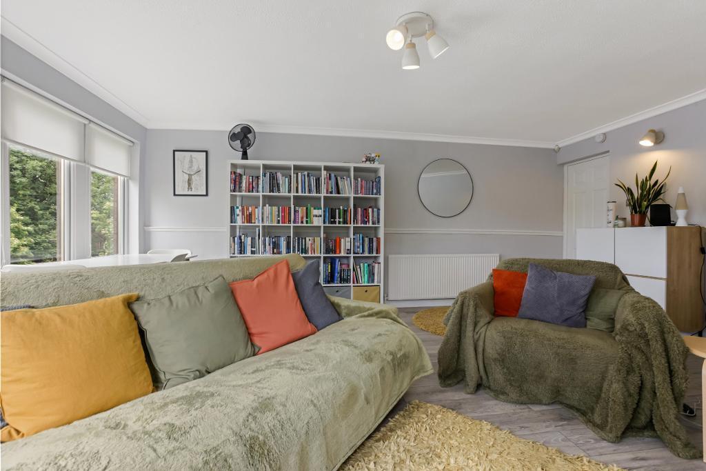 London Road, Tollcross, G32 8XF - More
