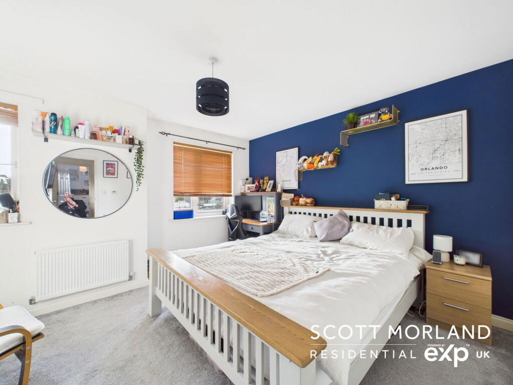 House in Basingstoke and Deane, Basingstoke - More