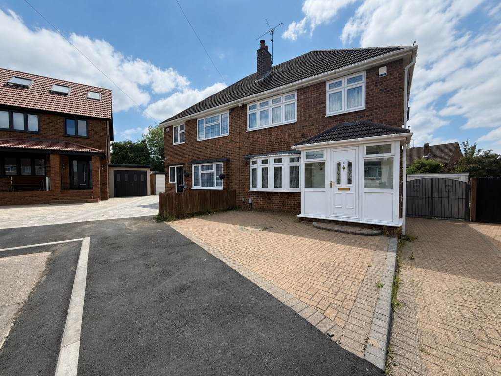Main image of property: Downlands, Luton, LU3