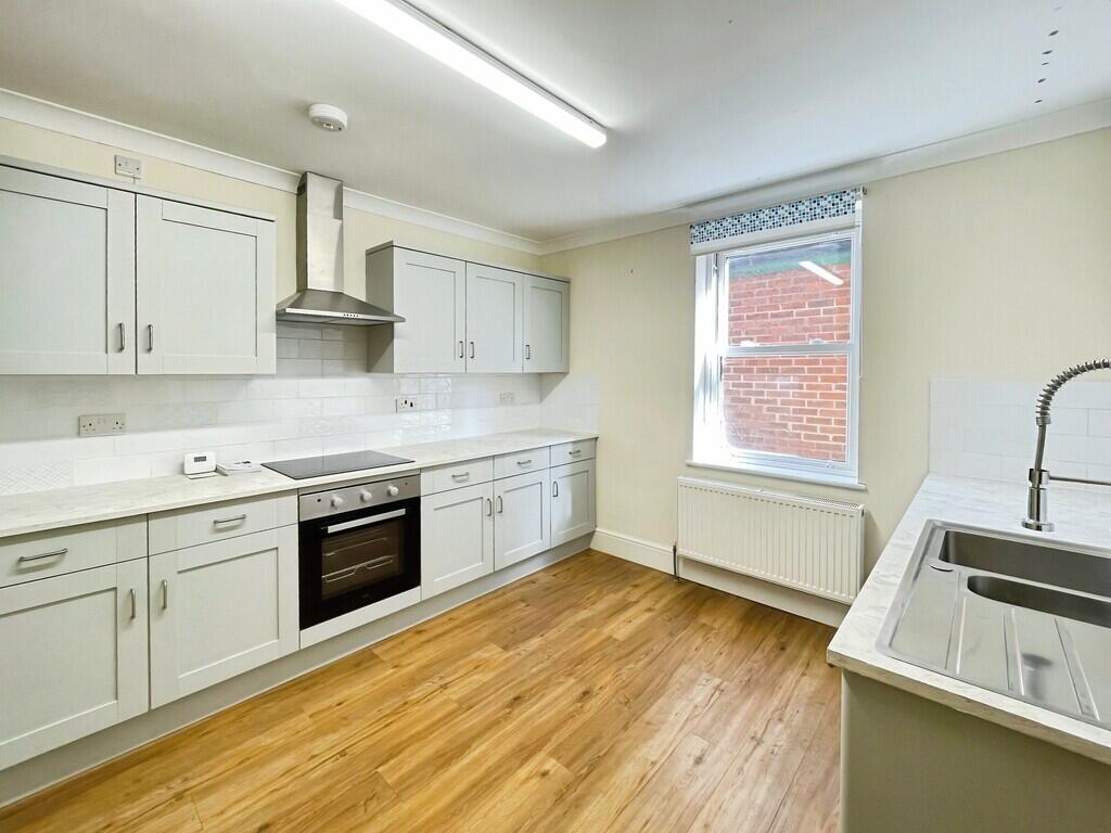 House in Lincoln - View 3