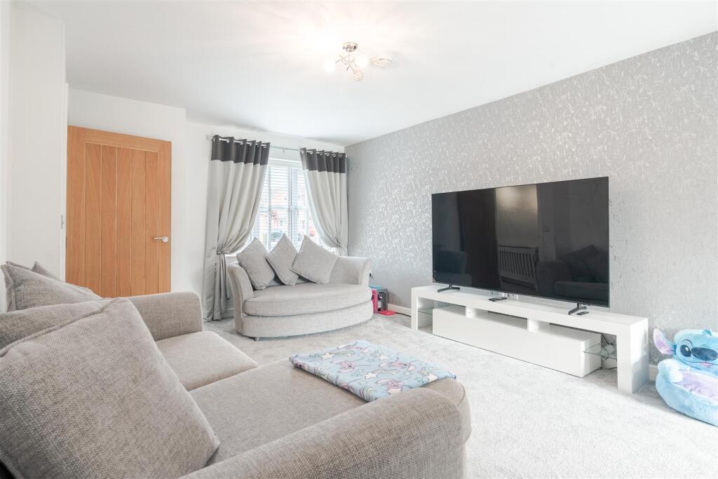 House in Barrow-in-Furness, Ormsgill, Barrow - View 2