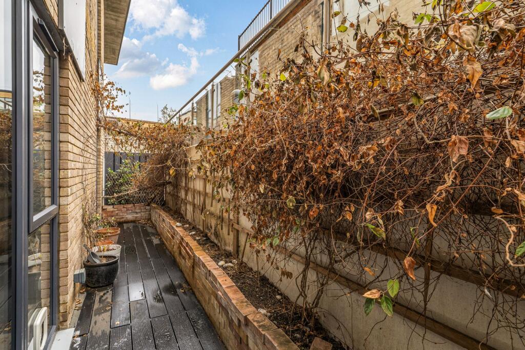 Apartment in London - View 5