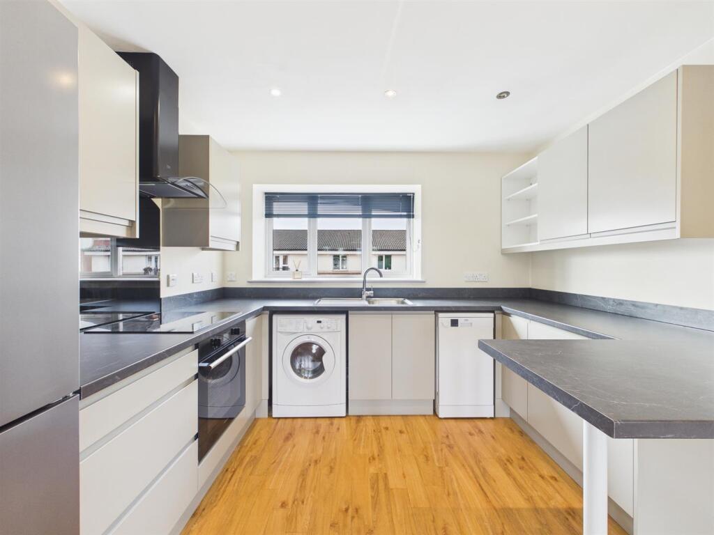 Main image of property: Barnsdale Close, Loughborough, le11 5an