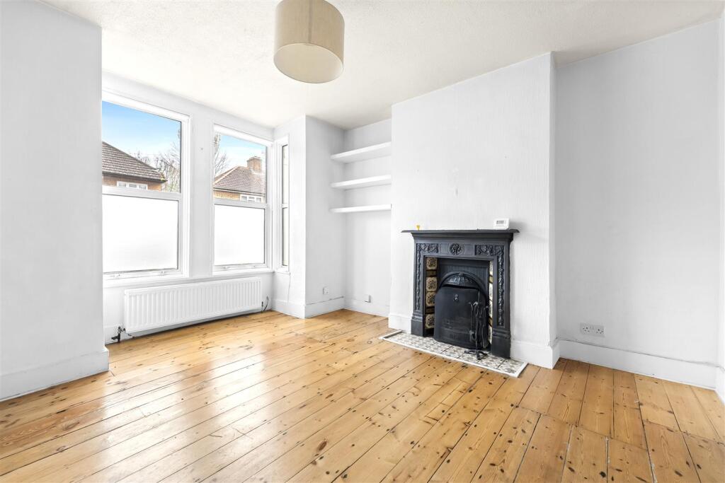 Brookscroft Road, Walthamstow, London - View 3
