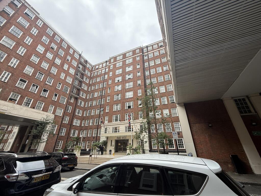 Apartment in London, City of Westminster - View 2