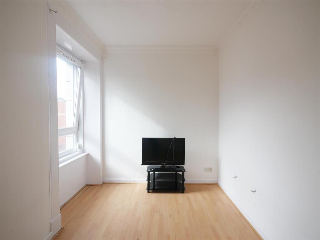 House in Glasgow, East Dunbartonshire - View 5