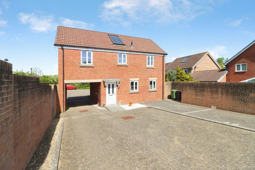 Main image of property: Wood Mead, Bristol, Gloucestershire, BS16