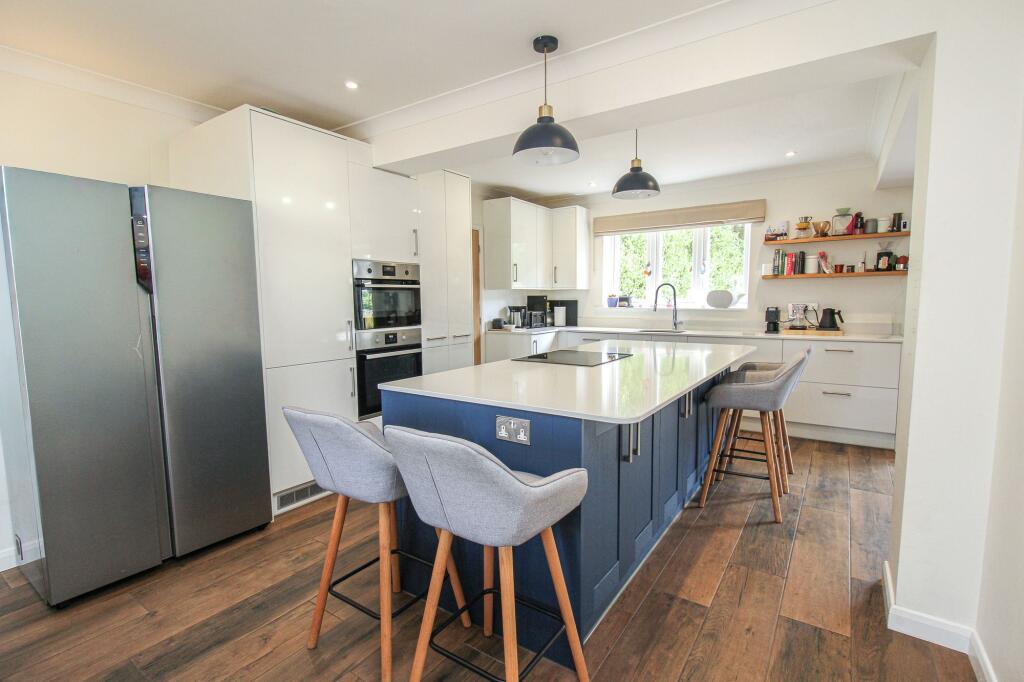Westover Road, Fleet, GU51 photo 3
